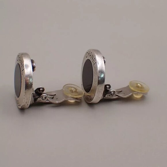 CHANEL Logo Round Button Earrings 99P Clip-On Silver Vintage Accessory 31RJ797 - Picture 2 of 10